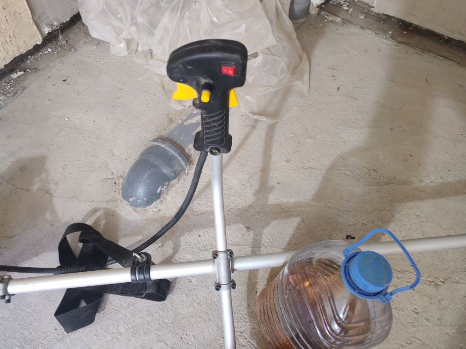 Продам триммер(косилка)