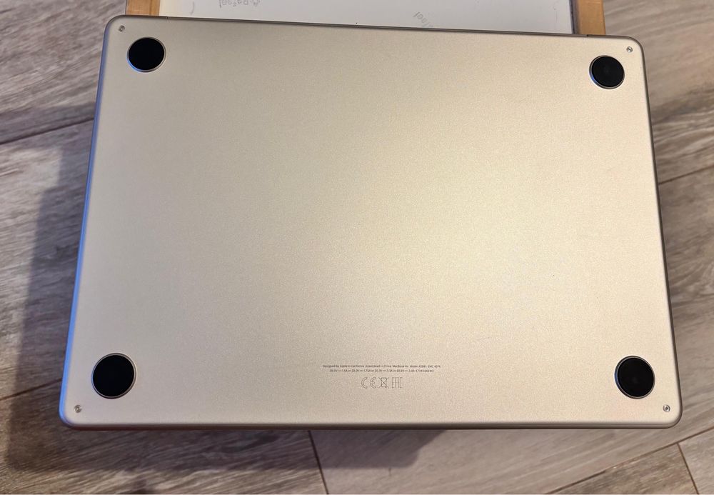 MacBook Air 13 inch M2 starlight ECRAN NEFUNCTIONAL