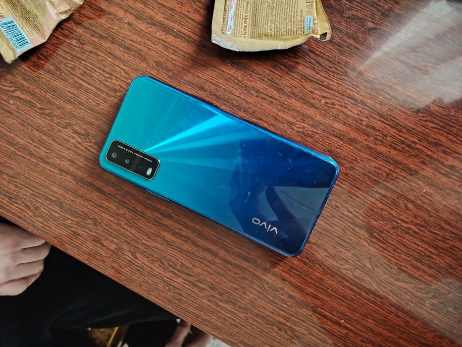 Продам телефон vivo v2027