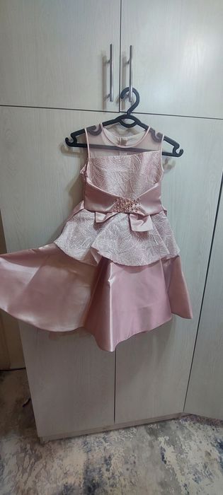 Срочно продаю Платье на девочку