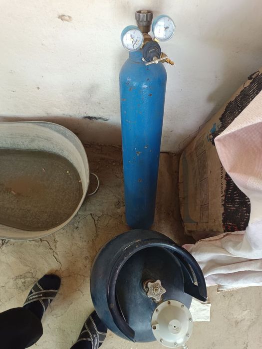 Svarka apparat kislorod baloni bilan sotiladi