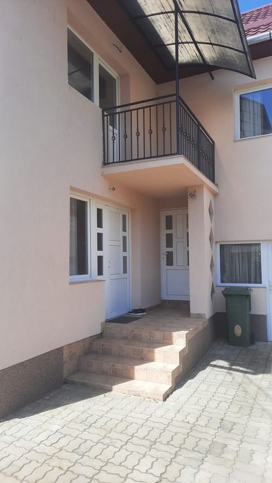 Casă 2 camere de închiriat