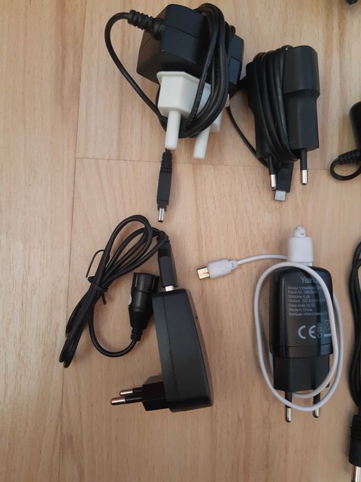 Зарядни у-ва, адаптери, слушалки и кабел