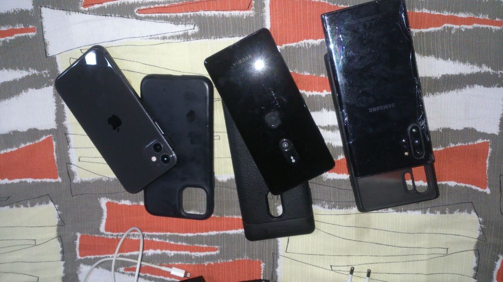 Samsung note 10 + ,iphone 11 ,sony