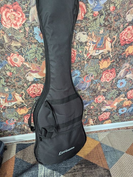 Продам электрогитару Levinson LS-300