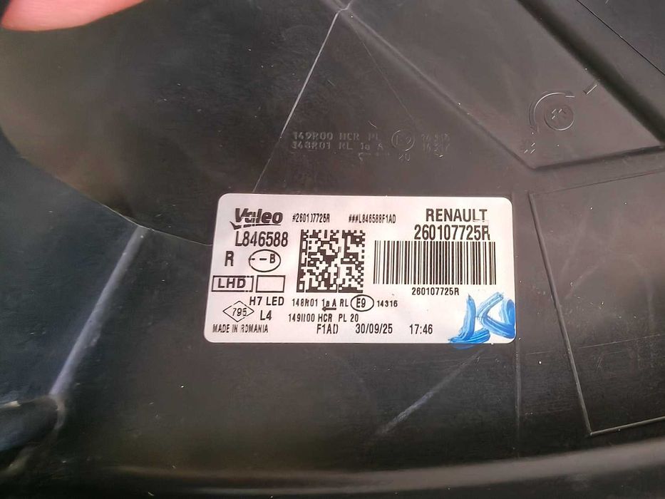 Far dreapta Dacia Duster 3 2024 2025 2026 original impecabil