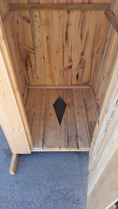 Уличный туалет в наличии есть