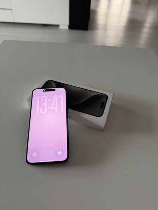 Iphone 15 Pro Max +13 Huse Premium +Cutie Originala , Stare Impecabilă