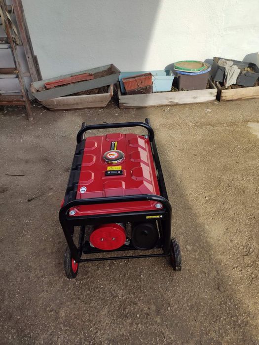 Продавам Генератор Honda