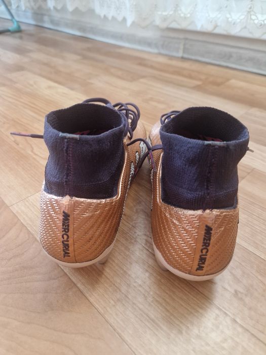 Продам бутсы оригинальные