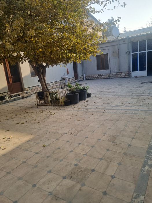 Карвон бозор рупарасида      Участка сотилади