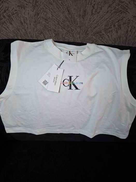Топ Calvin Klein