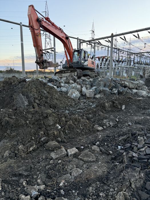 Lucrări de terasamente, săpături, demolări