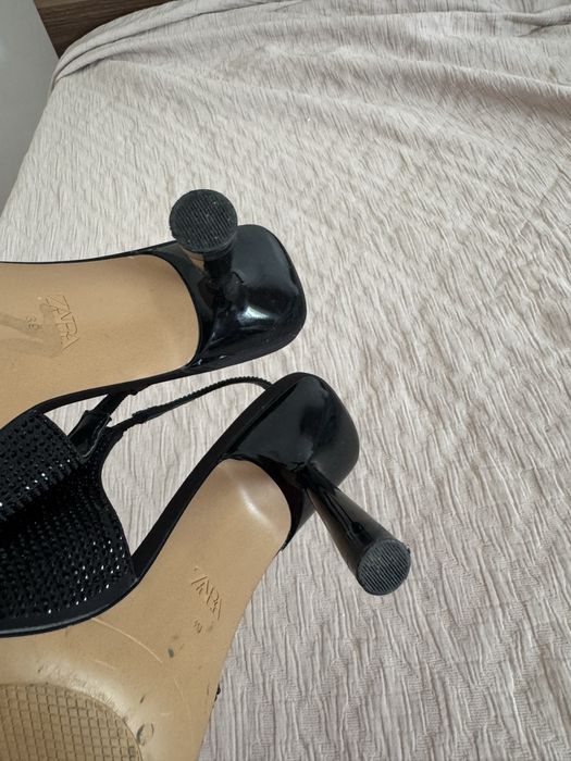 Туфли зара со стразами