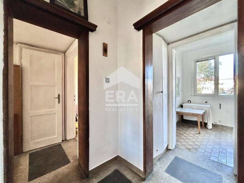 Продава се Тристаен апартамент в София, Яворов - 110 кв.м за 3810 €/кв.м - Снимка #5