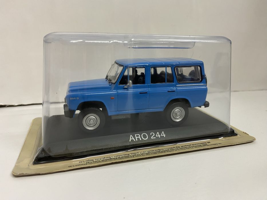 ARO 244 machetă auto scara 1:43(9 cm) Deagostini