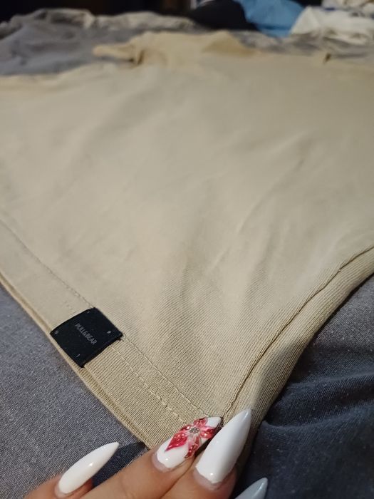 Дънки Zara и тениска Pull and Bear