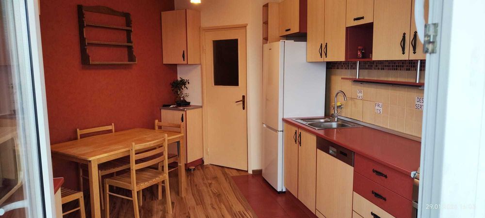 Inchiriez apartament cu 2 camere decomandate in zona Piata Marasti