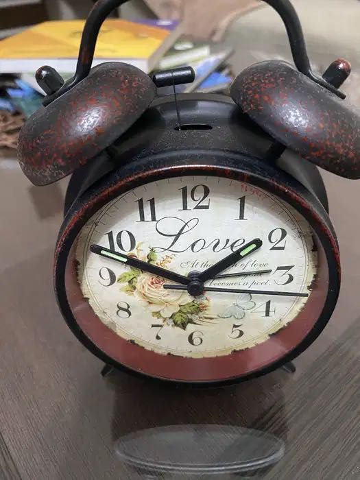 Метален винтидж часовник