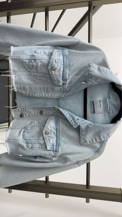 Късо дънково яке Bershka