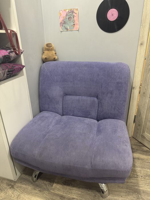 Продам кресло фиолетовое