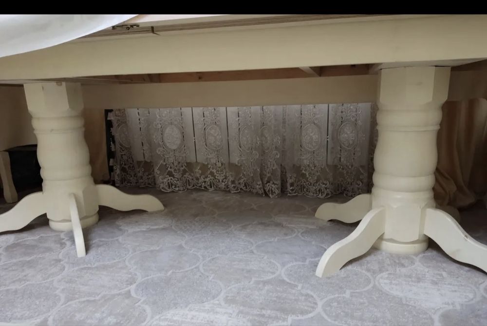 Стол деревянный