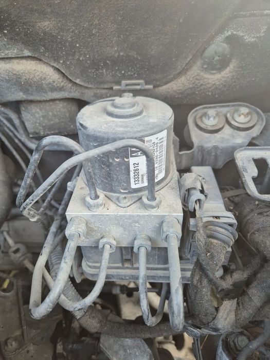 pompa abs opel astra j 13332612