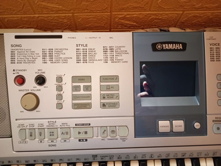 Продавам клавир yamaha psr k1