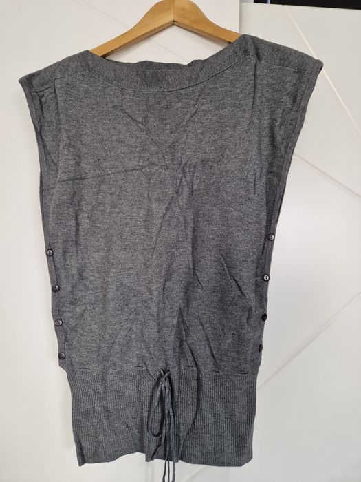 Блузи / жилетки размер S всяка на цена 5 евро