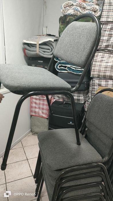 Срочно продам офисный столья