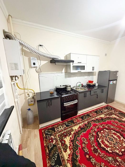 Сергелийский район, рядом со станцией метро «Сергели».