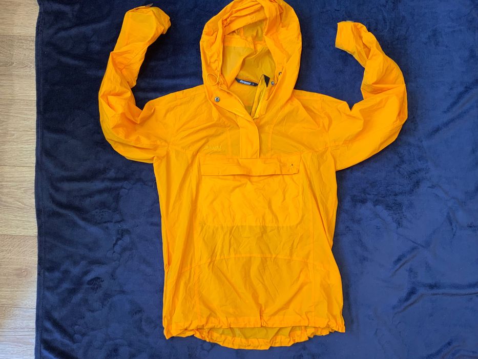 Bergans of Norway-оригинално яке ветровка 40 м