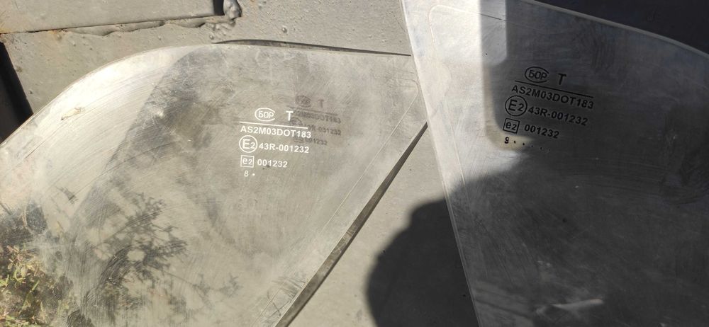 Стёкла боковые ваз 2199, 2115