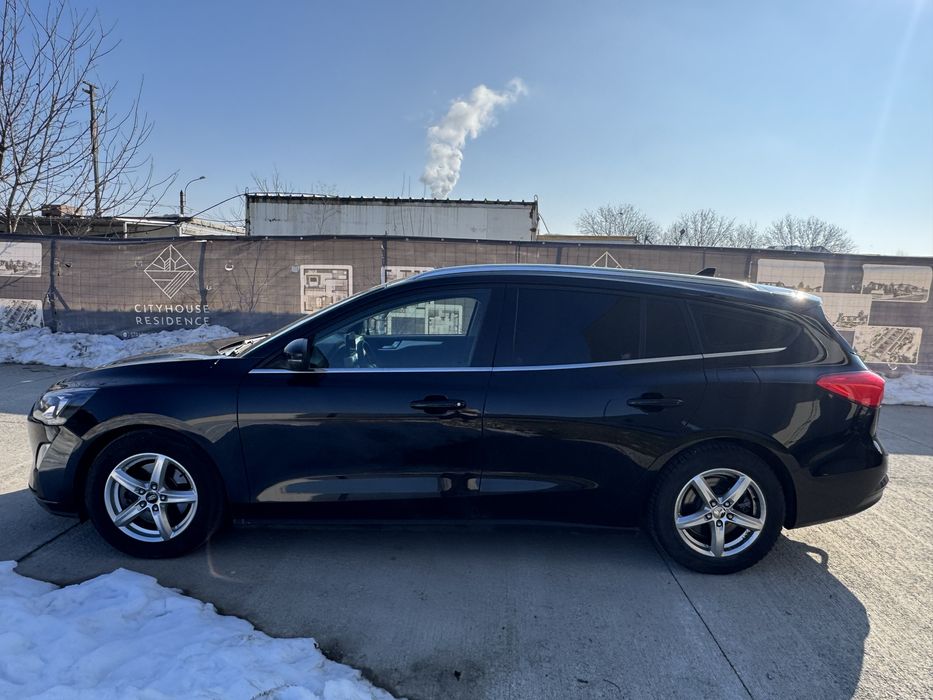 FORD Focus 2020 — imagine 3