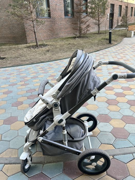 Коляска в хорошем состоянием