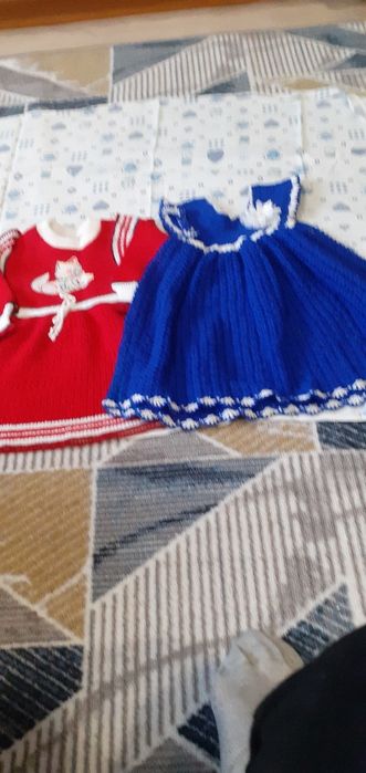 Продам платье для девоч,вязаные,  фабричные .ки