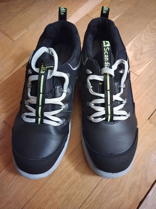 Обувки работни, защитно бомбе, нови