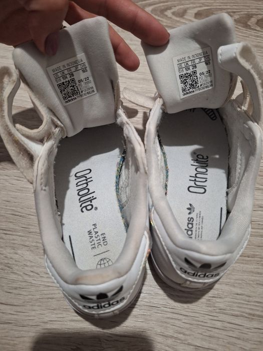 Adidași superstar pentru fetițe, mărimea 28