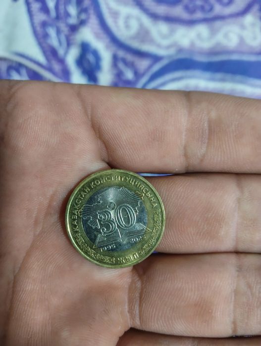Продам монеты цена договорная