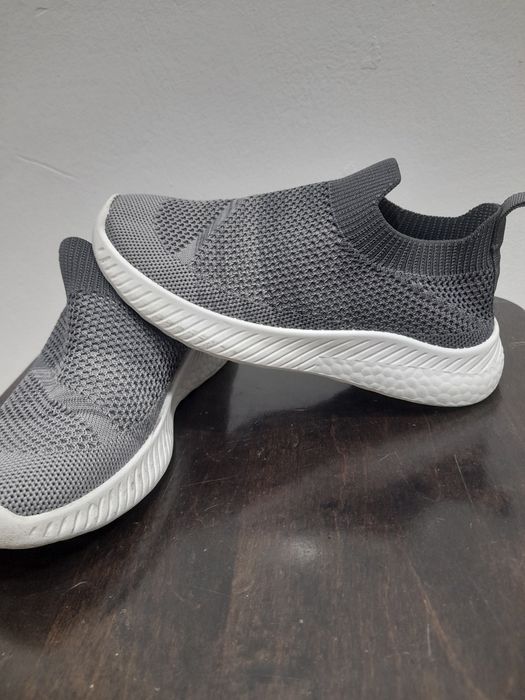 Продам кроссовки 34 размер