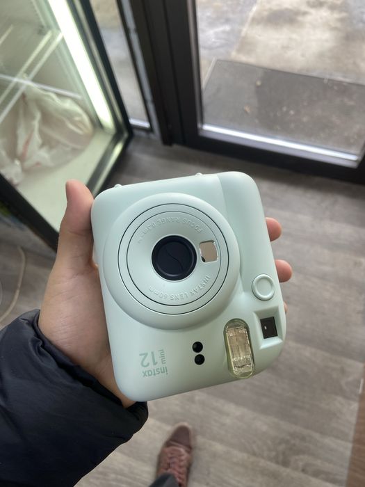Продам instax mini 12 новый