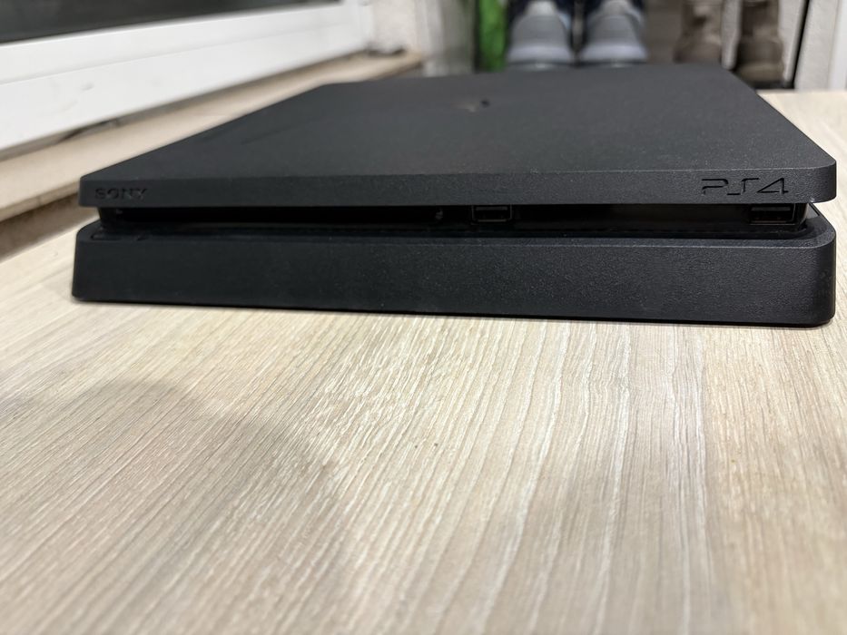 Плейстейшън 4 PS4 Slim
