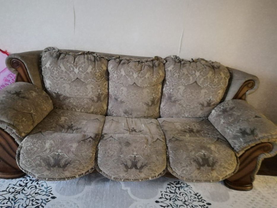 Отдам даром диван