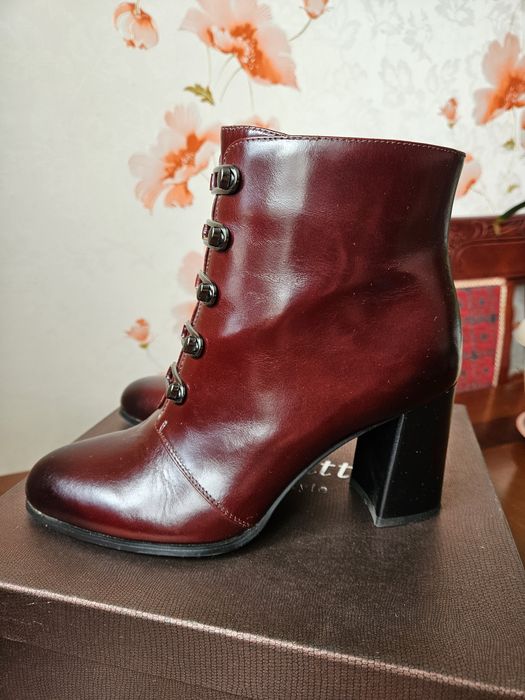 Продам ботильоны женские 38 размер