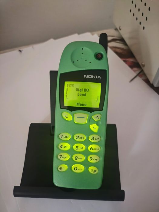 Nokia 5110  Green  + charger original ( decodat)