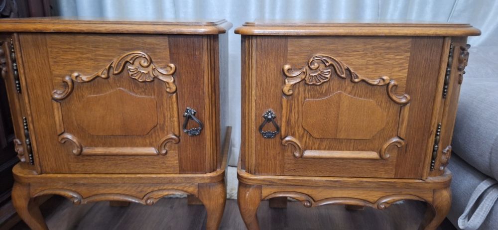 Старинни нощни шкафчета