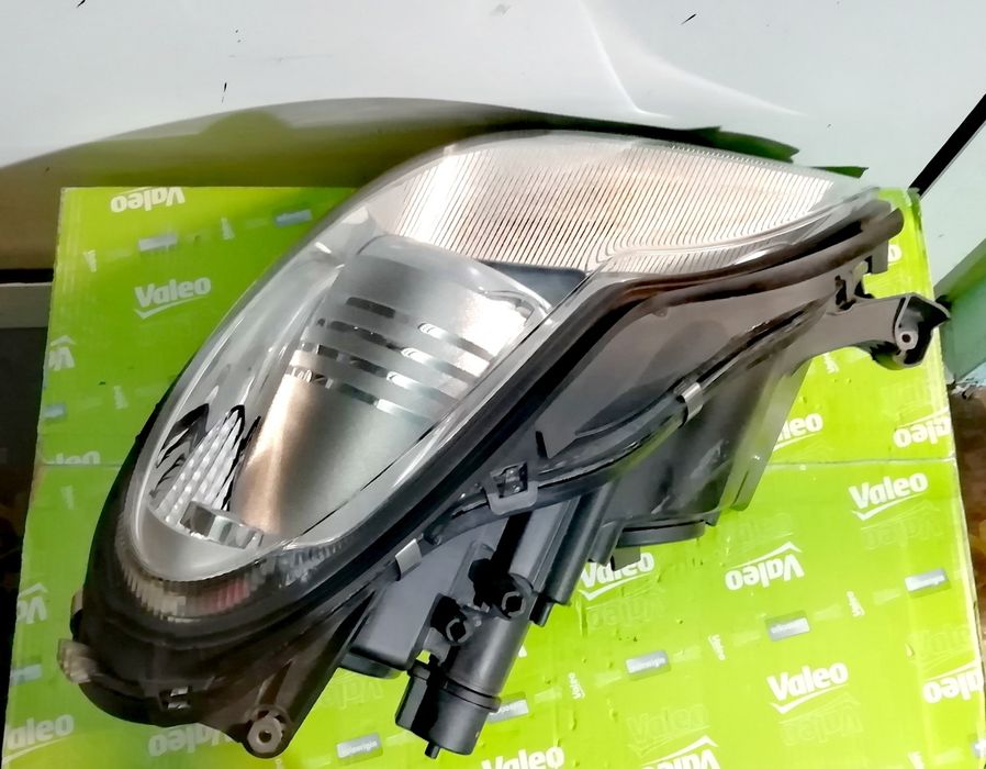 Фар Фарове Mercedes CLS W219 Hella Bi-xenon AFS / Мерцедес ЦЛС HELLA.