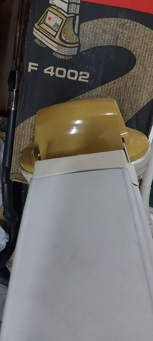 Машина за почистване на под