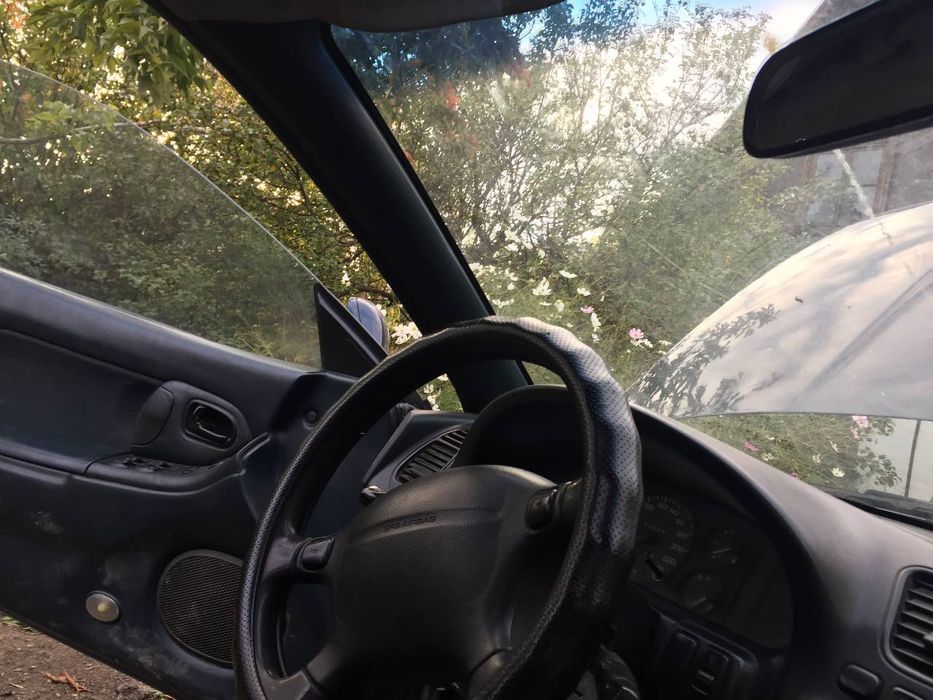 Продам Мазду 323