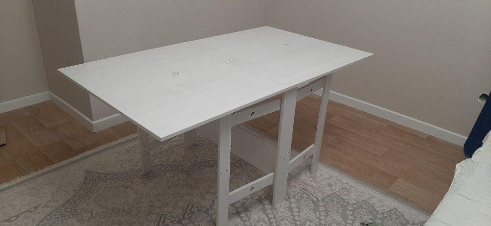 Новый книжный стол